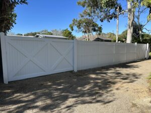 Read more about the article Handcrafted Barn Door Auto Gate